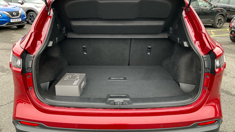 Nissan Qashqai 1.3 DiG-T Tekna 5dr Petrol Hatchback